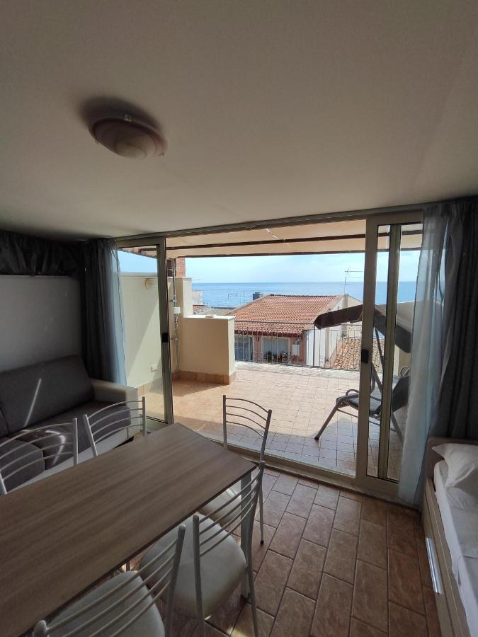 Sicily Travel Apartment'S 4 Giardini Naxos Exterior foto