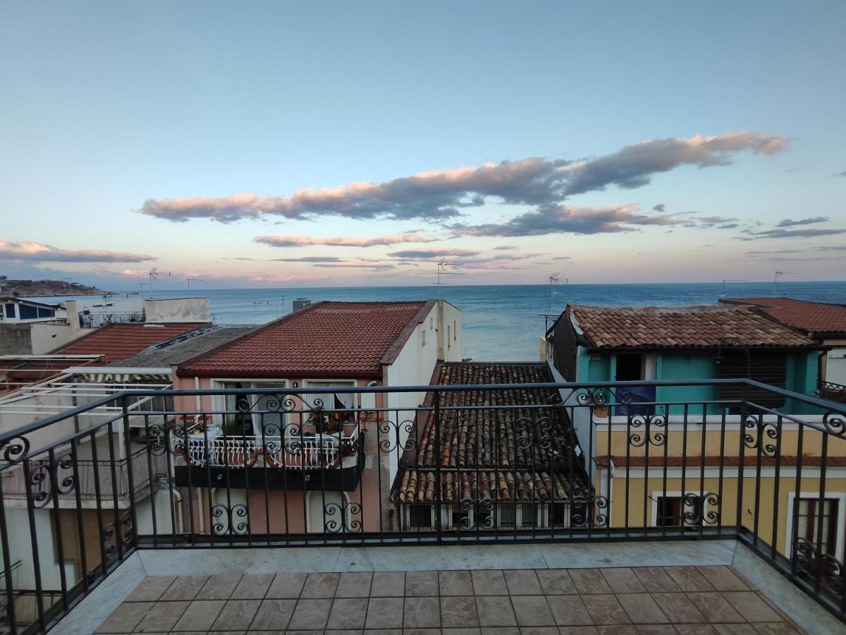 Sicily Travel Apartment'S 4 Giardini Naxos Exterior foto